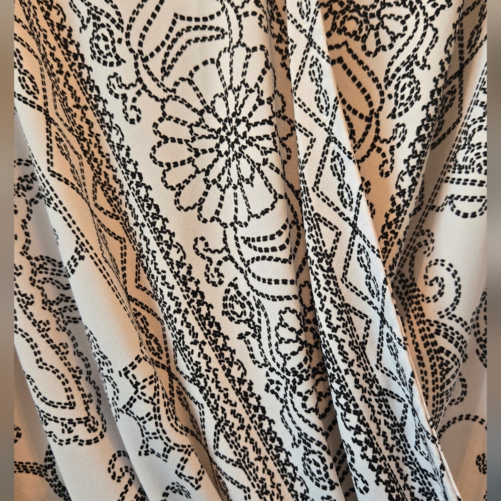 INC International Concepts Faux Wrap Sleeveless Blouse White + Black Size PL EUC - Picture 4 of 4